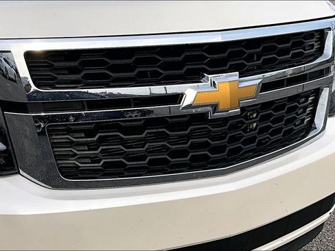 Used 2015 Chevrolet Suburban LT image 39