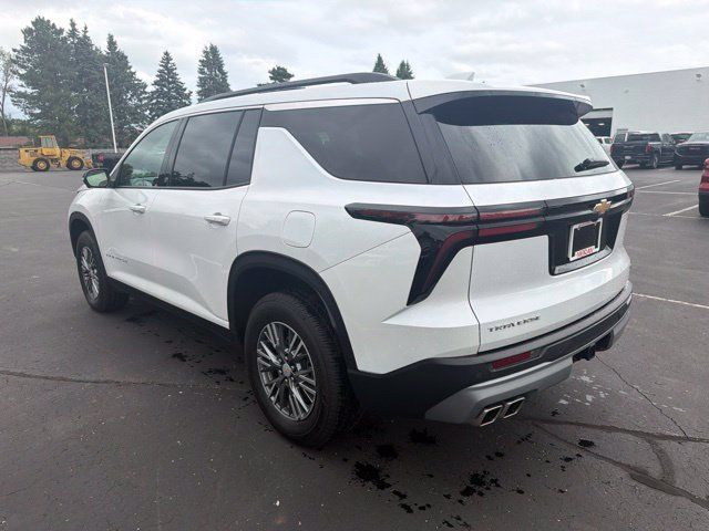 Used 2024 Chevrolet Traverse LT w/ Trailering Package FWD image 8