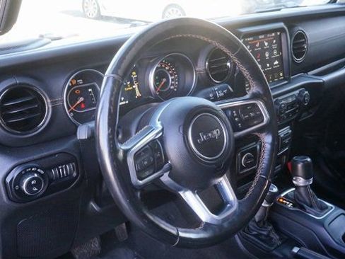 Used 2021 Jeep Gladiator Overland image 11