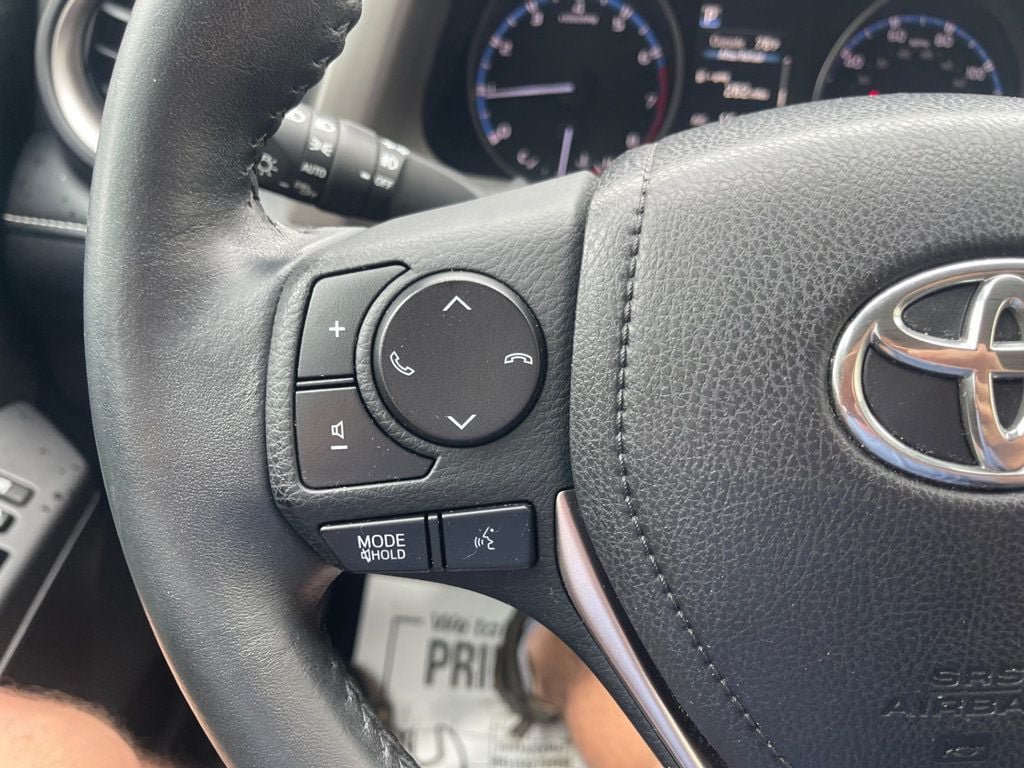 Used 2018 Toyota RAV4 XLE FWD image 16