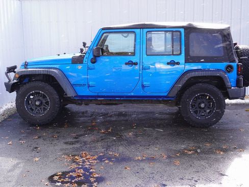 Used 2015 Jeep Wrangler Unlimited Sport w/ Connectivity Group image 3