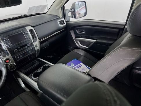 Used 2017 Nissan Titan SV image 22