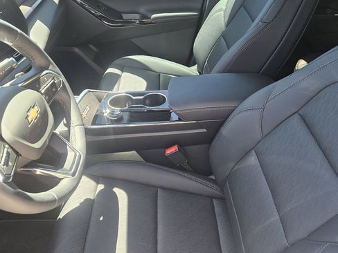Used 2026 Chevrolet Equinox LT w/ Convenience Package II FWD image 10