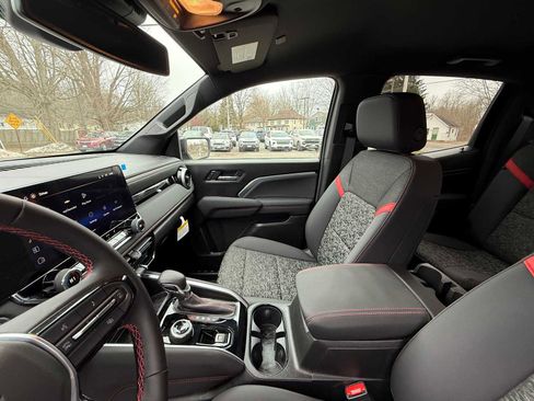 Used 2026 Chevrolet Colorado Z71 image 18