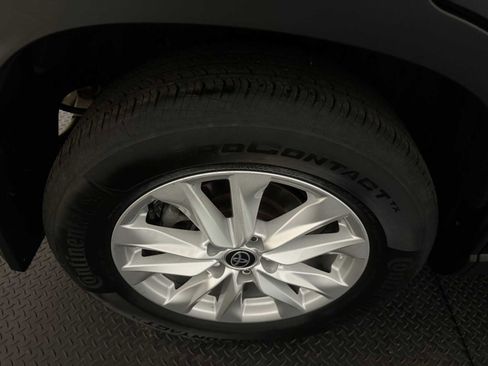 Certified 2022 Toyota Corolla Cross LE image 13