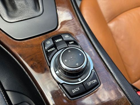 Used 2012 BMW 335i Convertible RWD image 24