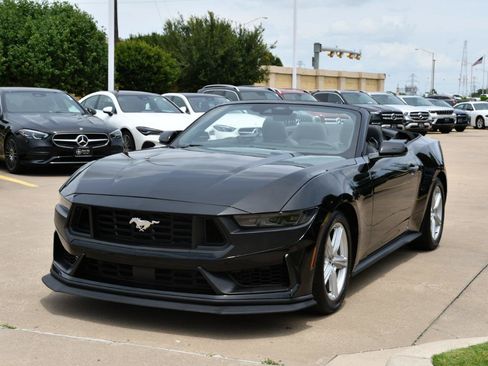 Used 2026 Ford Mustang Premium RWD image 3