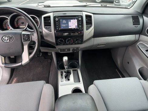 Used 2014 Toyota Tacoma PreRunner image 18