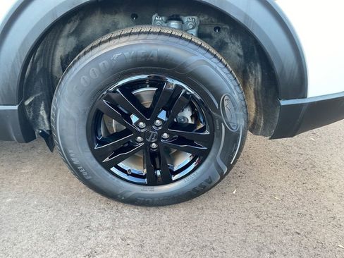 Used 2022 Ford Explorer XLT w/ Equipment Group 202A image 10