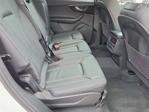 Used 2025 Audi Q7 3.0T Premium w/ Convenience Package AWD/4WD image 16