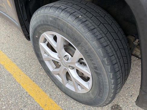 Used 2022 Jeep Grand Cherokee Limited image 10