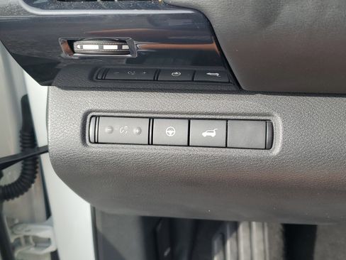 Certified 2022 Nissan Pathfinder SV w/ SV Premium Package image 26