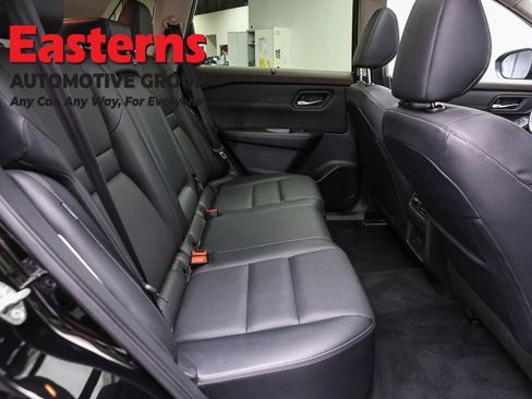 Used 2023 Nissan Rogue SV w/ SV Premium B Package AWD/4WD image 24