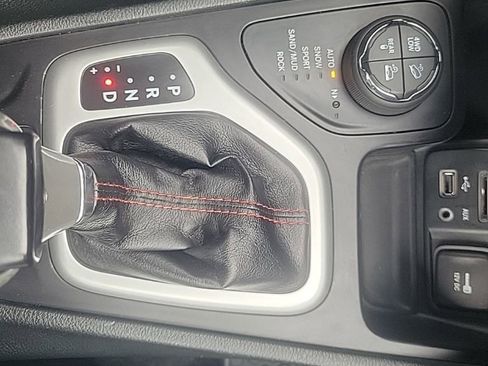 Used 2015 Jeep Cherokee Trailhawk w/ Leather Interior Group image 19