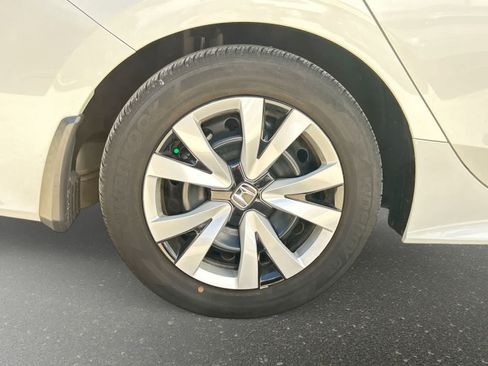 Used 2024 Honda Civic LX image 5