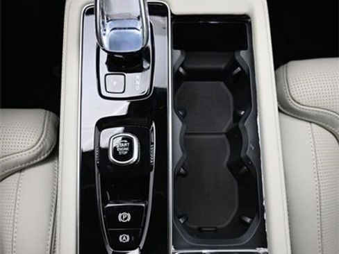 New 2026 Volvo XC90 B6 Ultra image 11