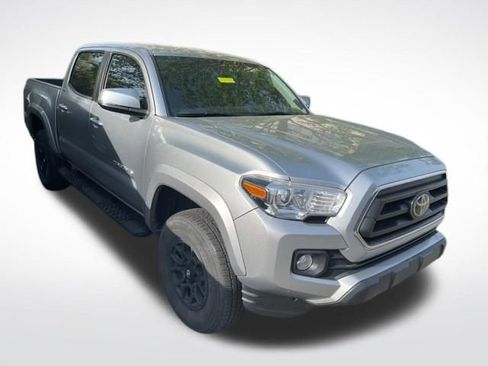 Used 2022 Toyota Tacoma SR5 w/ Technology Package image 10