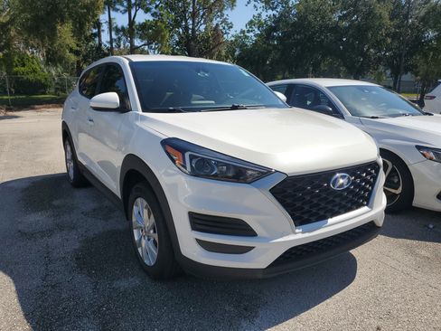 Used 2019 Hyundai Tucson SE w/ Cargo Package FWD image 2