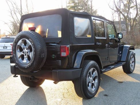 Used 2016 Jeep Wrangler Unlimited Sahara w/ Connectivity Group image 5