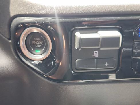 Used 2025 GMC Sierra 1500 SLT RWD image 21