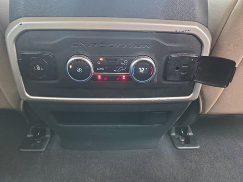 Used 2024 Ford Expedition Max Limited RWD image 33