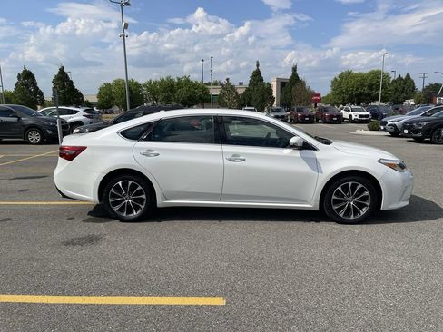 Used 2016 Toyota Avalon XLE FWD image 11