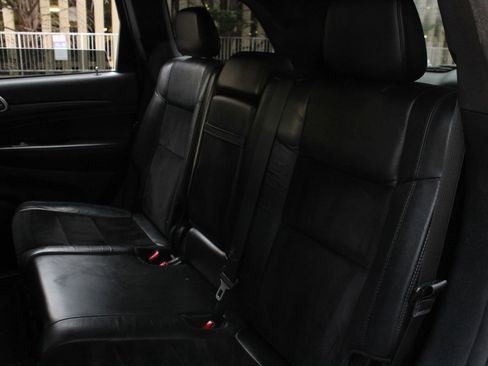 Used 2017 Jeep Grand Cherokee Altitude image 20