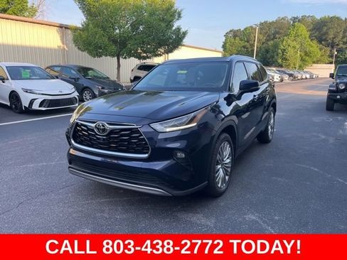 Used 2023 Toyota Highlander Platinum FWD image 38