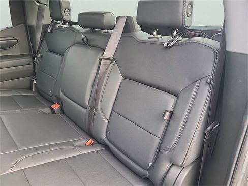Used 2024 GMC Sierra 1500 SLT image 12