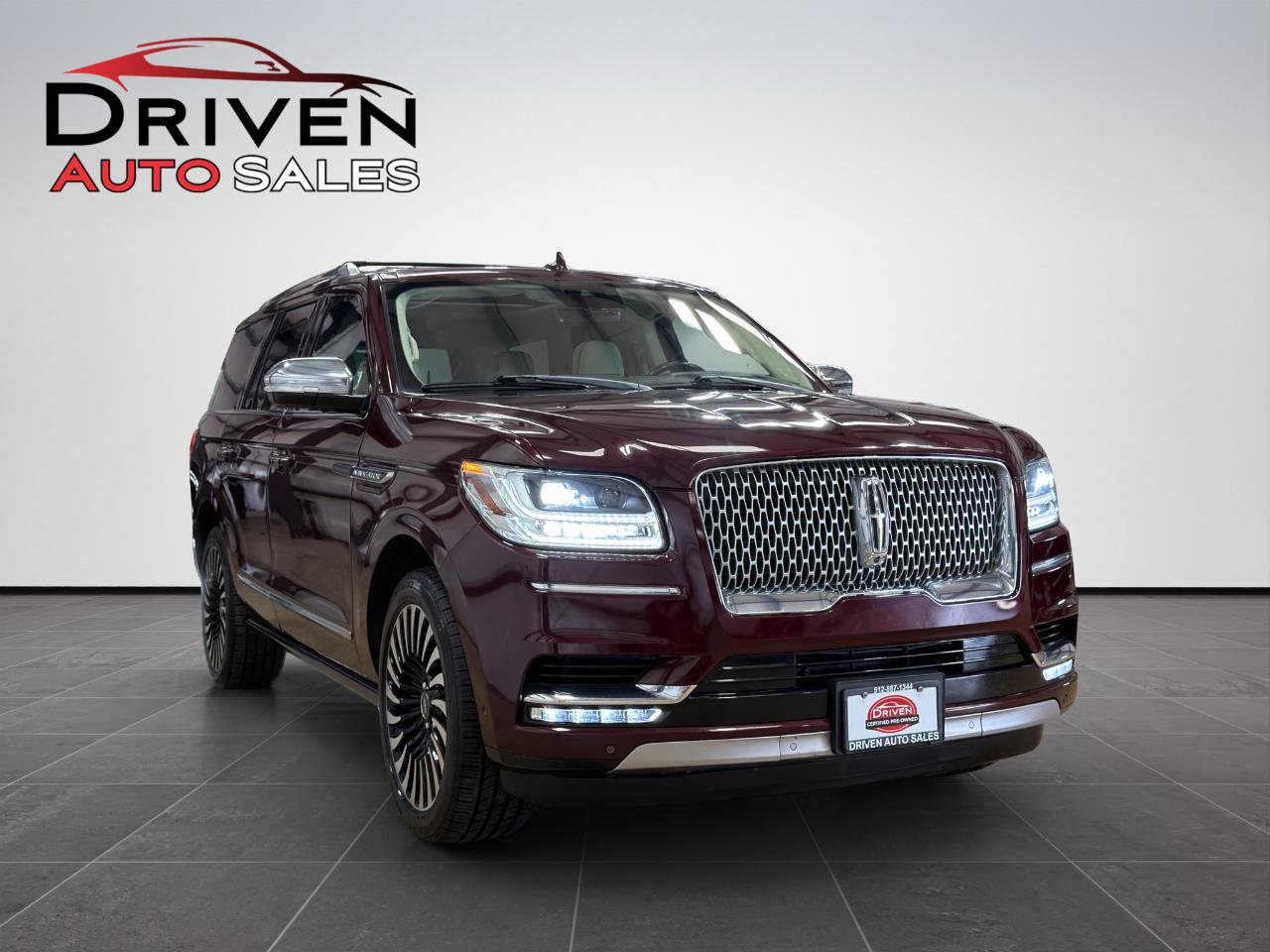 Used 2020 Lincoln Navigator Black Label w/ Cargo Convenience Package AWD/4WD image 8