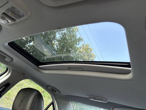 Used 2010 Lincoln MKZ FWD image 25