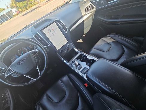 Used 2022 Ford Edge Titanium image 22