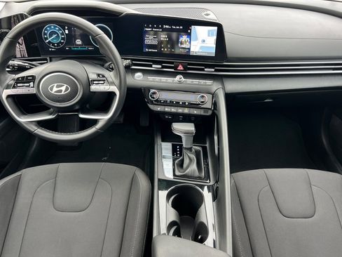 Used 2024 Hyundai Elantra SEL w/ Convenience Package image 13