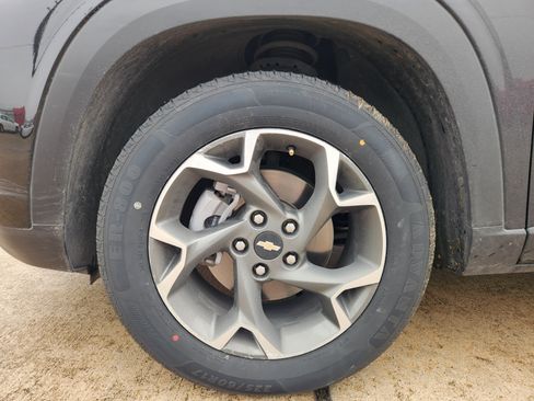 Used 2024 Chevrolet Trax LT image 11