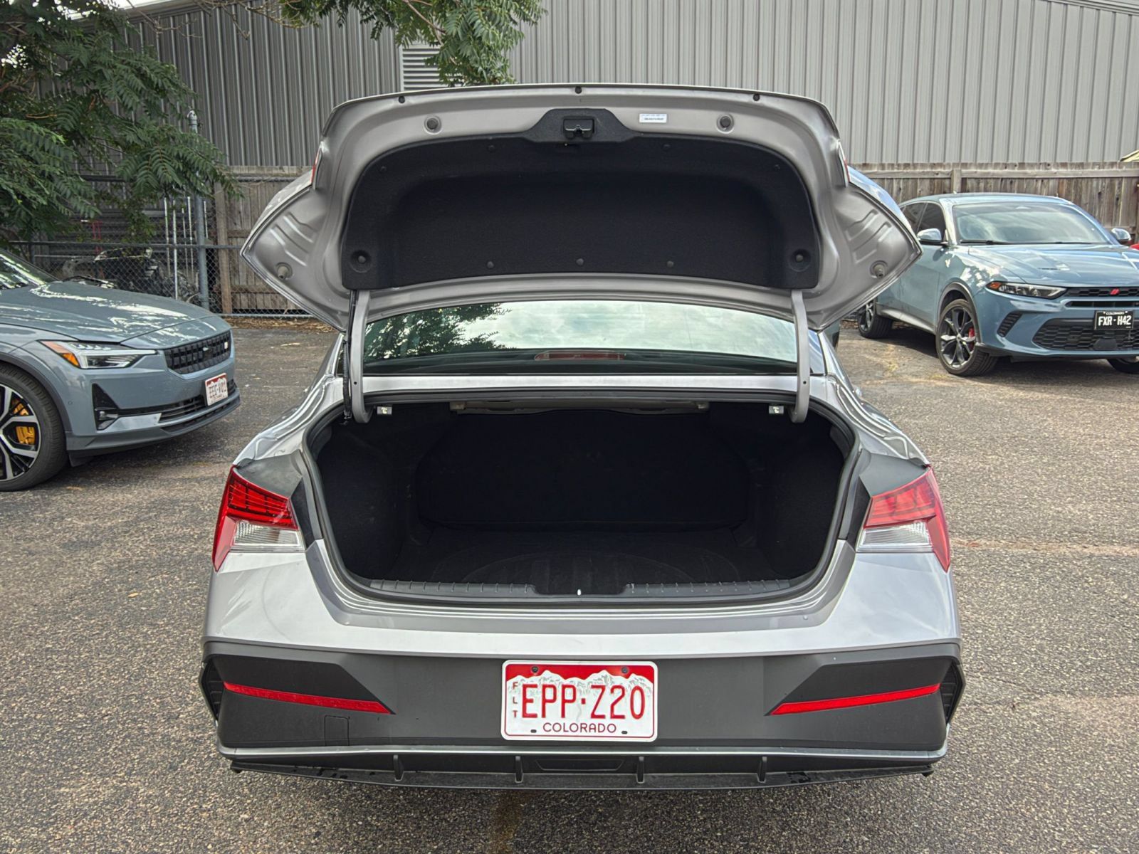 Used 2026 Hyundai Elantra Hybrid FWD image 30