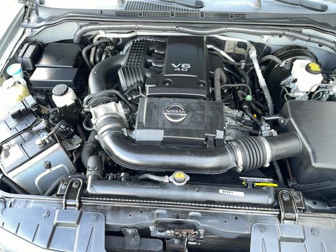 Used 2013 Nissan Frontier SV w/ SV Value Truck Pkg RWD image 30