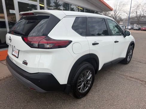 Used 2022 Nissan Rogue S image 7