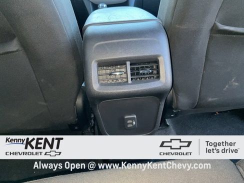 Used 2020 Chevrolet Equinox LS w/ LS Convenience Package image 12