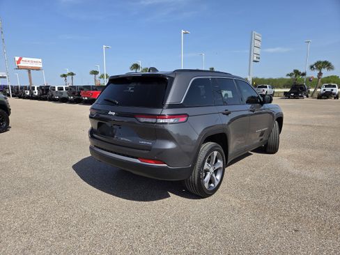 New 2026 Jeep Grand Cherokee Limited RWD image 7