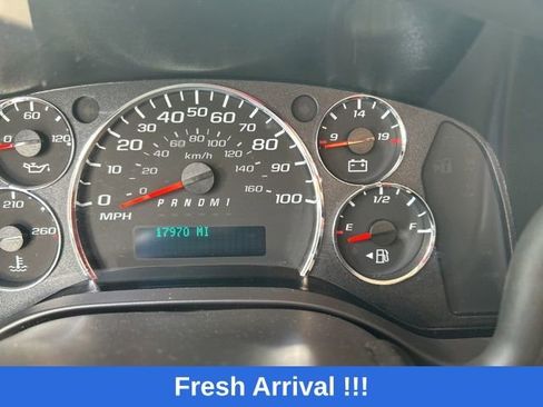 Used 2024 GMC Savana 2500 w/ Driver Convenience Package image 13
