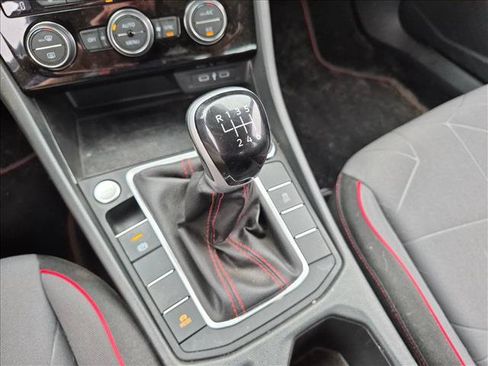 Used 2024 Volkswagen Jetta GLI 40th Anniversary Edition FWD image 10