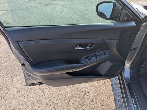 Used 2021 Nissan Sentra SV image 11