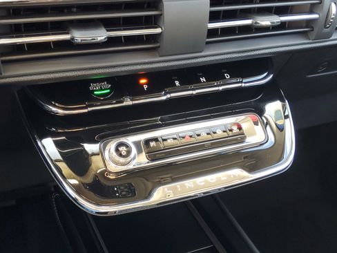 Certified 2024 Lincoln Corsair AWD w/ Equipment Group 101A image 18