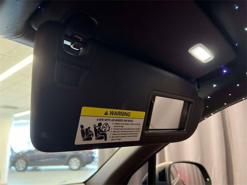 Used 2023 Bentley Bentayga Extended Wheelbase image 35