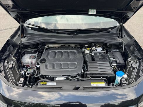 Used 2026 Volkswagen Tiguan SE FWD image 34