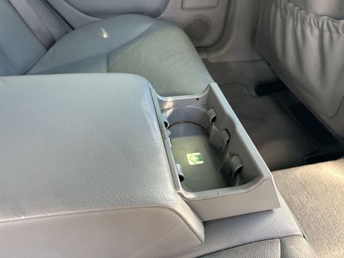 Used 2000 Mercedes-Benz E 320 Sedan image 26