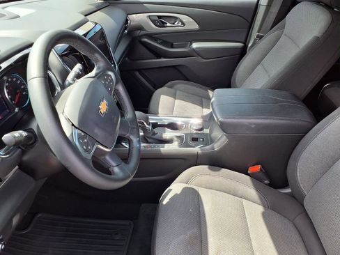 Used 2023 Chevrolet Traverse LT FWD image 17