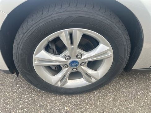 Used 2013 Ford Focus SE FWD image 8