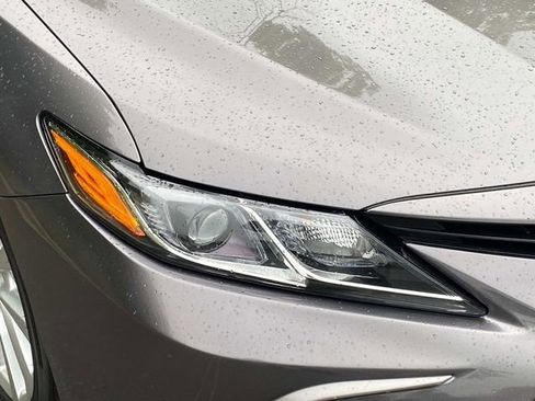 Used 2024 Toyota Camry LE FWD image 4