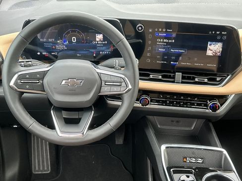Used 2026 Chevrolet Equinox ACTIV AWD/4WD image 16